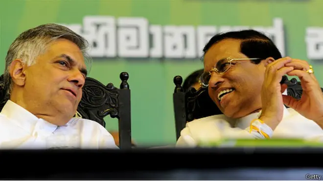 "මන්ත්‍රීවරුන්ට අධි සුඛෝපභෝගී වාහන ගෙන්වීම සහ මන්ත්‍රී දීමනා වැඩිකර ගැනීමටද මේ සම්මුතිවාදී ආණ්ඩුව තියෙන්නේ?"