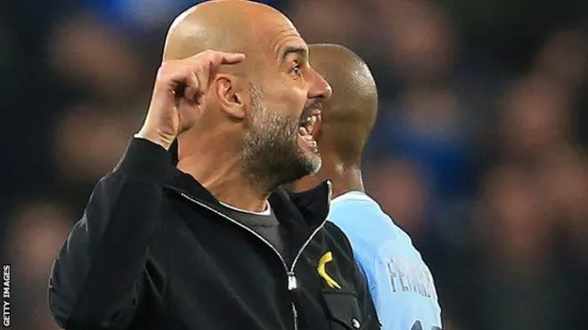 يجادل بيب غوارديولا ، مدرب فريق مانشستر سيتي، بشأن الهدف المُسجل في شباك فريق ليفربول في ربع نهائي دوري أبطال أوروبا في عام