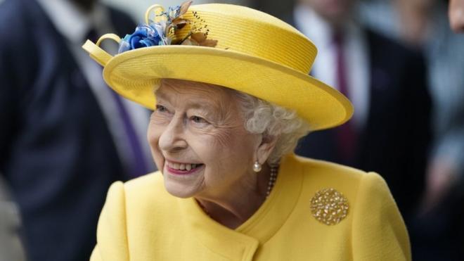 La Reine a visité la nouvelle ligne Elizabeth, qui a été inaugurée le 24 mai.