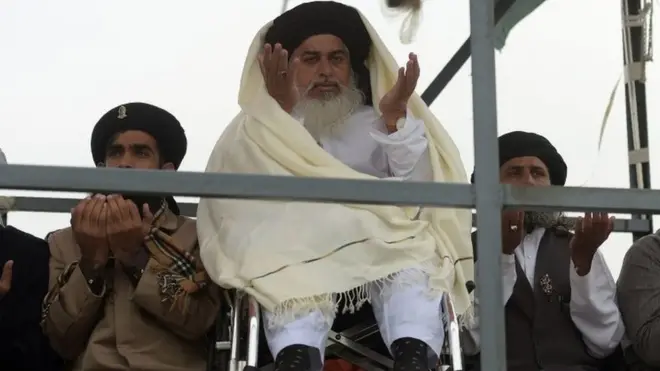 اسلام آباد میں دھرنا دینے والے دھڑے کے قائد خادم حسین رضوی تھے