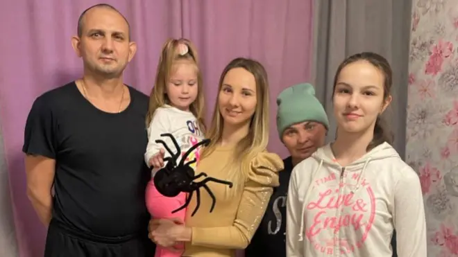 Vladimir y su familia antes de la guerra.
