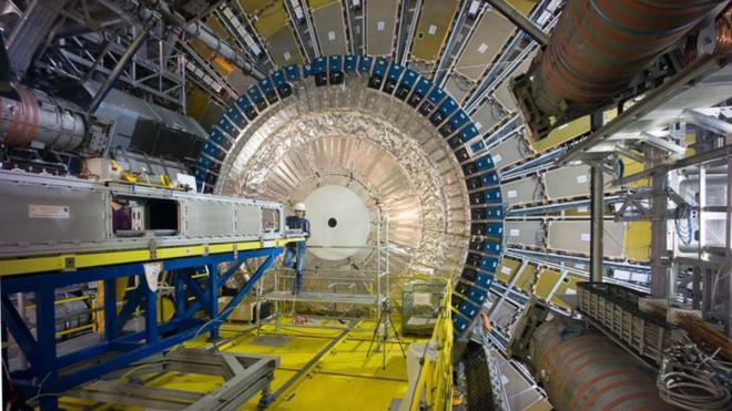 เครื่องชนอนุภาค LHC