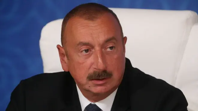 İlham Əliyev dövlət aparatını təmizləyir