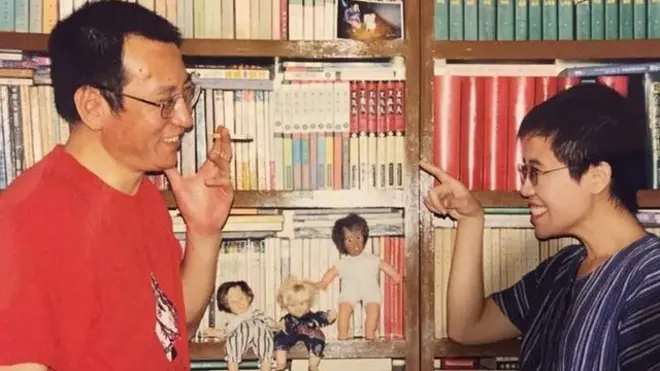 El romance de esta pareja sobrevivió a campos de trabajo forzado, encarcelamiento y un arresto domiciliario, con el estado chino como el tercer elemento en la historia.