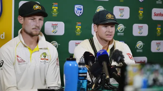 24 سالہ کیمرون آسٹریلوی ٹیم کے نوجوان ترین کھلاڑی ہیں۔ ان کے خلاف میچ ریفری نے گیند کی حالت تبدیل کرنے کا چارج لگایا ہے اور جرمانہ کیا ہے۔