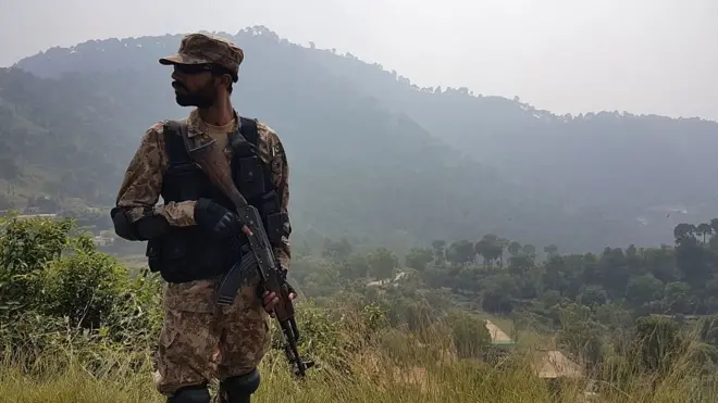 دونوں ممالک ایک دوسرے پر لائن آف کنٹرول پر بلااشتعل فائرنگ کے الزامات لگاتے رہتے ہیں