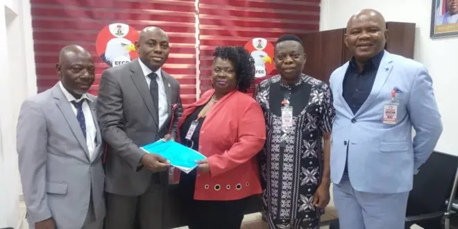 Aworan arabinrin ti Efcc gba ẹtọ rẹ pada lọwọ gbajuẹ