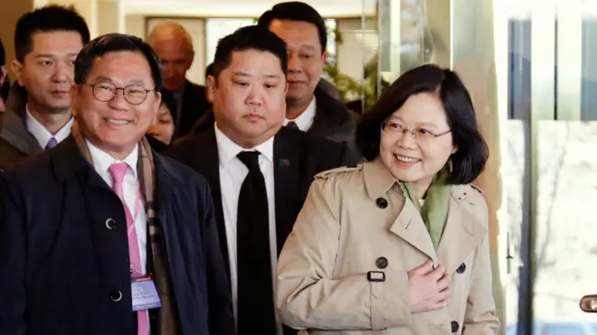 蔡英文與隨行團隊抵達休斯敦下榻飯店。