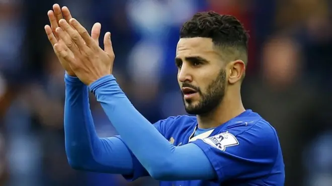 الجزائري رياض محرز قاد ليستر سيتي للفوز بلقب الدوري الإنجليزي الممتاز خلال الموسم الماضي