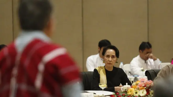 ဒေါ်အောင်ဆန်းစုကြည်