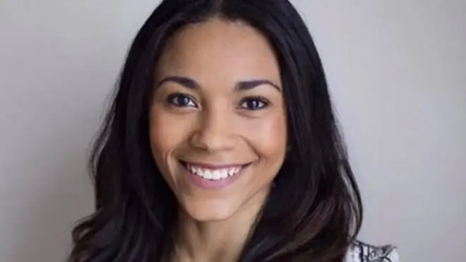 "Sluta Aldrig Gå" ("Nunca pares de caminar") es el título del libro de Rickardsson, dedicado a una frase que le dijo su madre biológica.