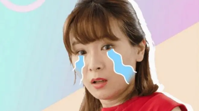 網紅薑茶茶在一段營銷視頻裏出鏡，她沒有帶觀眾去時髦的夜店或時裝展，而是選擇了一個專業的洗衣店。