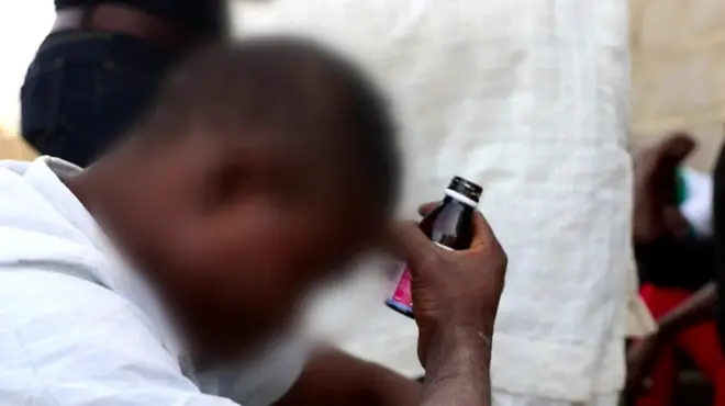 Nama qaruuraa shirooppii qabatee jiru