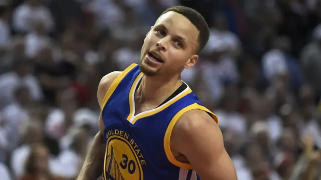 Curry ganará US$40 millones por año. Algunos sostienen que vale más.