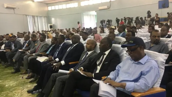 Kora kanarratti paartiileen siyaasaa, hayyoonni, abbootin amantaa fi angawootni hirmaachaa jiru