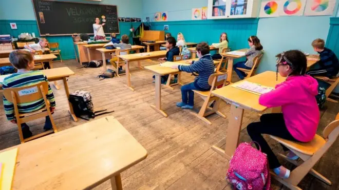 Distanced pupils: A re-opened school in Oslo