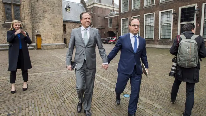 Liberal Demokrat Parti lideri Alexander Pechtold ve parti üyesi Wouter Koolmees, kampanyaya katıldı.