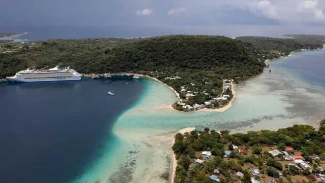 Евросоюз выбрал для показательной порки далекие тихоокеанские подмостки многоактной трагедии в райских декорациях