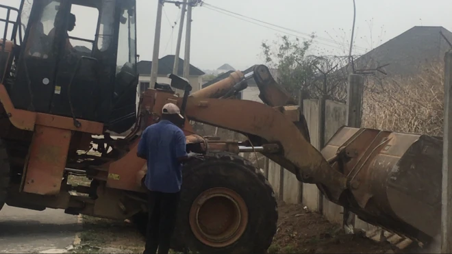 Dey demolition no touch di office of AIT