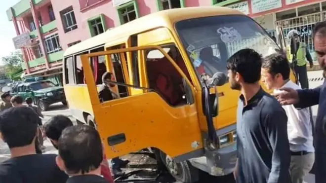 عکس له ارشیف