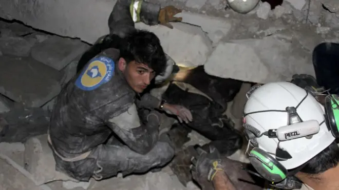 Часть выживших, возможно, находится под завалами