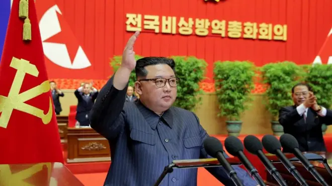 북한 김정은 국무위원장이 지난 10일 전국비상방역총화회의에서 '코로나 방역 대전 승리'를 선포했다