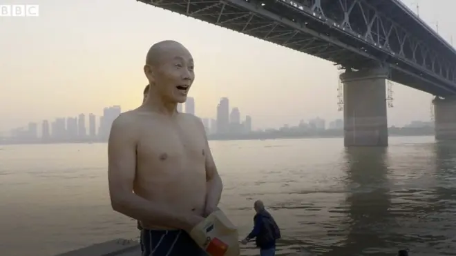 앞서 약 4000명의 우한 주민들이 코로나19에 목숨을 빼앗겼다