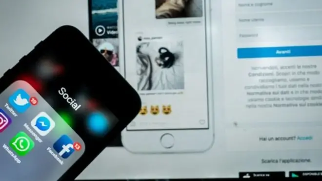 Shirkadda Facebook ayaa xaqiijisay in ay cillad jirto