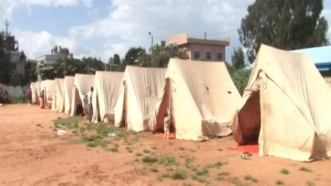 ተፈናቃዮች ያረፉባቸው ድንኳኖች