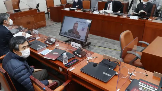 조태용 국민의힘 의원이 23일 오전 서울 여의도 국회에서 '대북전단 금지법, 무엇이 문제인가' 세미나를 열고 온라인으로 연결한 그렉 스칼라튜 미국 북한인권위원회(HRNK) 사무총장의 인사말을 듣고 있다