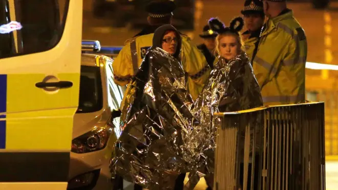 На концерте было много подростков