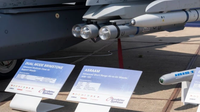 Ракетные комплексы Brimstone на авиасалоне Фарнборо в Великобритании, июль 2022