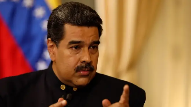 "Venezuela produce y trabaja, y nuestro pueblo no necesita ser mendigo de nadie", respondió Maduro cuando se le preguntó por qué no dejaba pasar la ayuda humanitaria enviada por EE.UU.