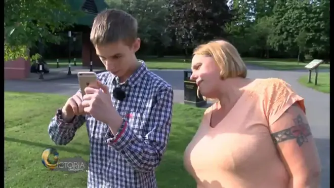 自閉症の17歳アダムさん、ポケモンGOで家の外に