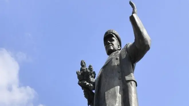 Памятник Коневу