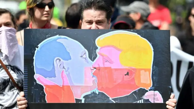 поцелуй путина и трампа