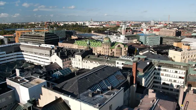 Pemerintah Finlandia melakukan uji joba menggaji orang-orang yang tak punya kerja alias menganggur.