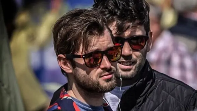 "Street Attraction" ofrece lo que ellos describen como "campos de entrenamiento" que, en solo dos días, tendrían a los hombres "atrayendo a mujeres hermosas".