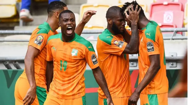 Ivory Coast players dey jubilate dia second goal