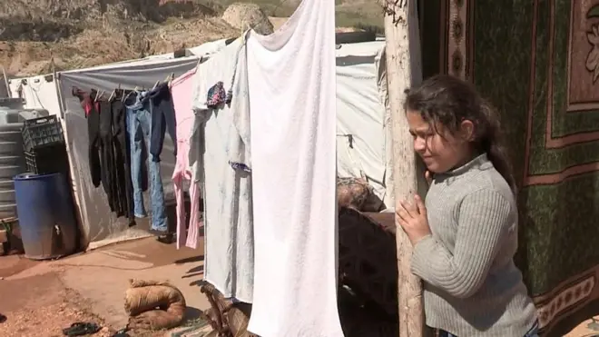 طفلة سورية في مخيمات اللجوء في لبنان