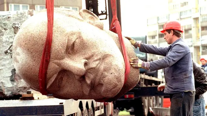 લેનિનની પ્રતિમા