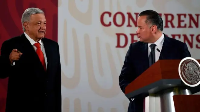 Presiden Meksiko, Andres Manuel Lopez Obrador (kiri) dikenal sangat menyoroti isu korupsi di Meksiko