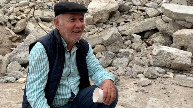 Səyavuş Daşdəmirov Buzovna qayalıqlarını təmizləmə aksiyasına qoşulur