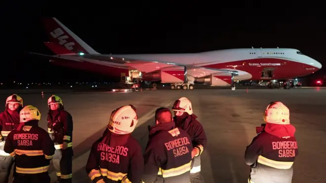 El supertanquero llegó a Bolivia el viernes a la madrugada.