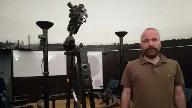 Planetarijumska sala - čija kupola ima prečnik od osam metara - nedavno je sređena, ali je spoljašnji deo objekta i dalje u veoma lošem stanju