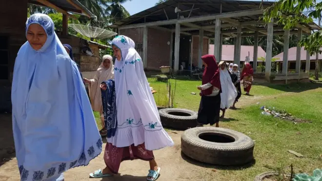 Sejumlah santriwati yang mondok di Dayah Ta'alimil Mubtadi, Aceh Utara.