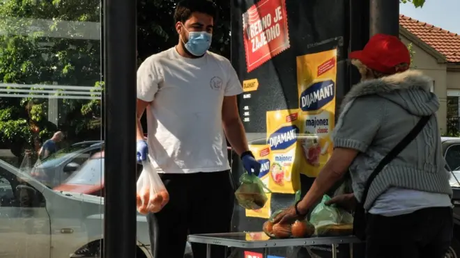 Храну кувају свакодневно и разносе се је у различите делове Београда