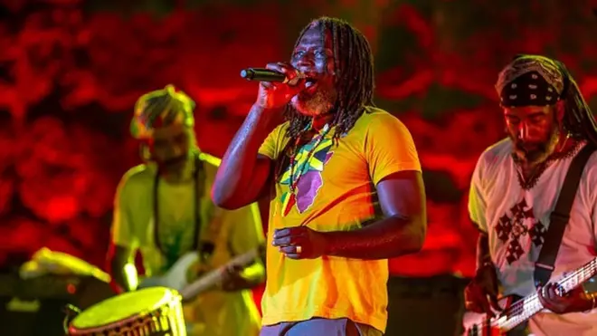 Tiken Jah sur scène