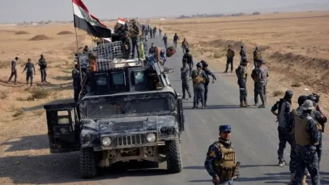 Pasukan keamanan Irak menuju Mosul dari selatan telah mengalami perlawanan sengit.