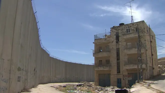 الجدار الإسرائيلي في الضفة الغربية
